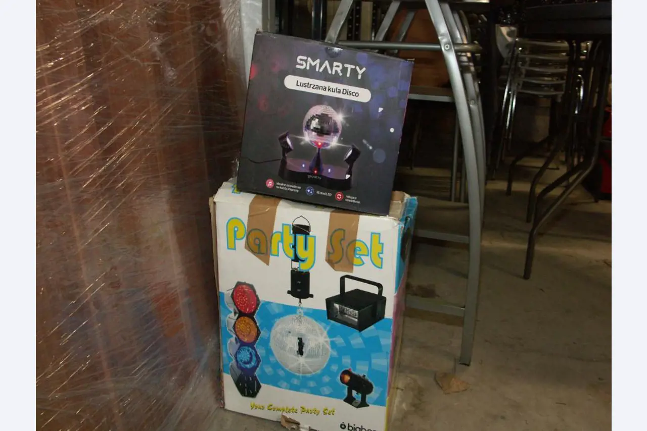 Framebouw van een indoorspeeltuin met accessoires, Monkey Grove, Ninja-baan, zachte speel"sponzen".-1